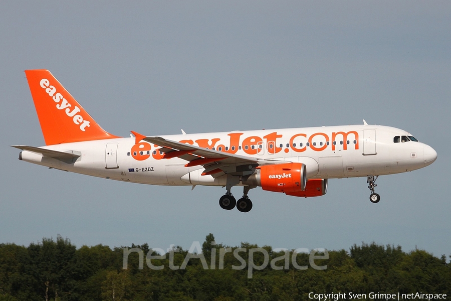 easyJet Airbus A319-111 (G-EZDZ) | Photo 29467