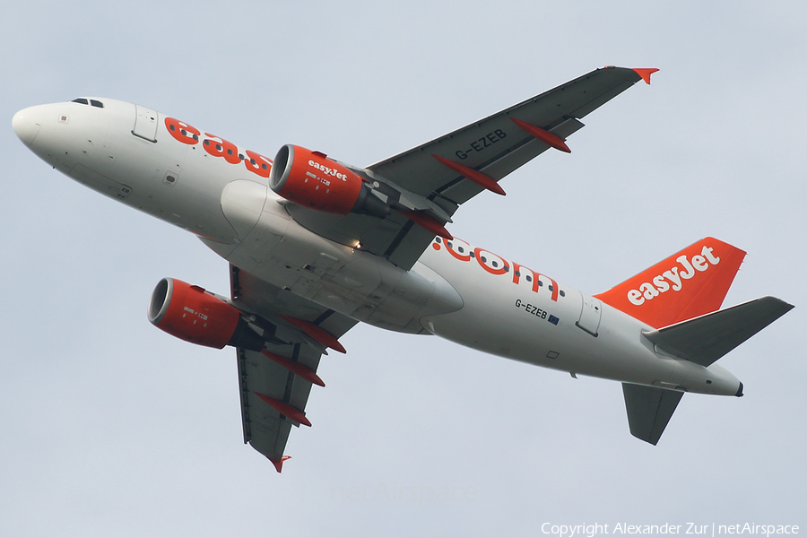 easyJet Airbus A319-111 (G-EZEB) | Photo 445831