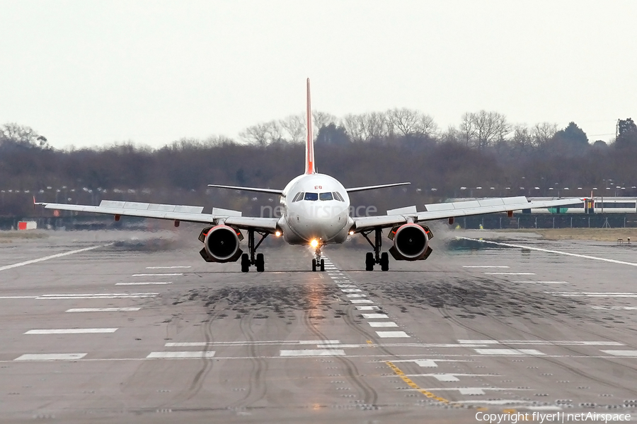 easyJet Airbus A319-111 (G-EZEB) | Photo 69188