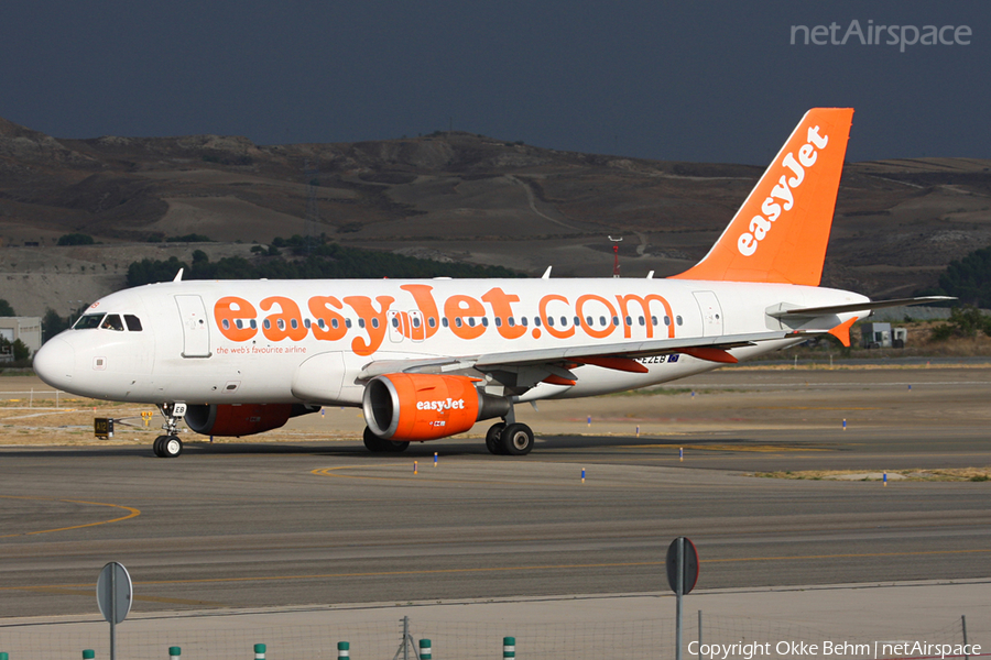 easyJet Airbus A319-111 (G-EZEB) | Photo 42293