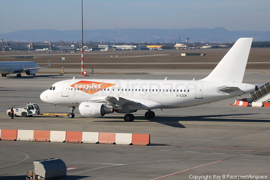 easyJet Airbus A319-111 (G-EZEN) | Photo 395217