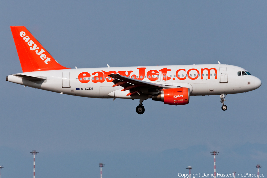 easyJet Airbus A319-111 (G-EZEN) | Photo 472283