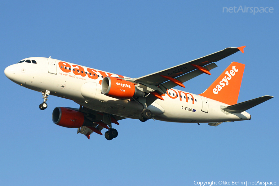 easyJet Airbus A319-111 (G-EZEO) | Photo 42297