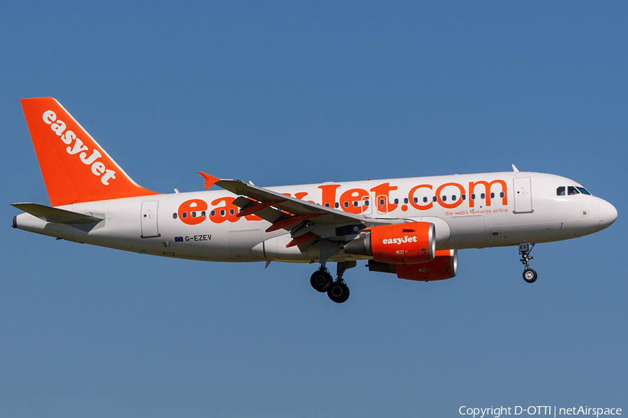 easyJet Airbus A319-111 (G-EZEV) | Photo 203100