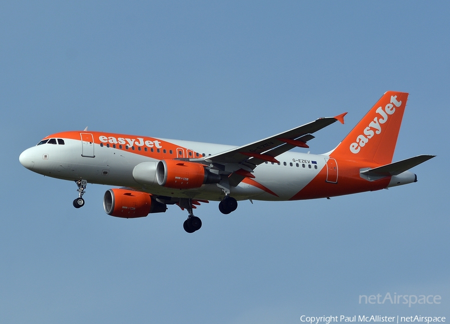 easyJet Airbus A319-111 (G-EZEV) | Photo 71897