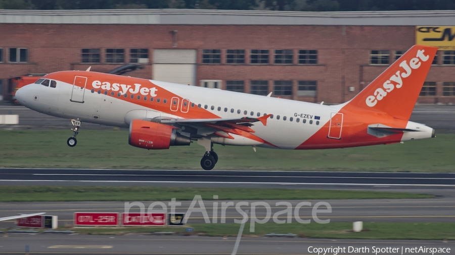 easyJet Airbus A319-111 (G-EZEV) | Photo 232437