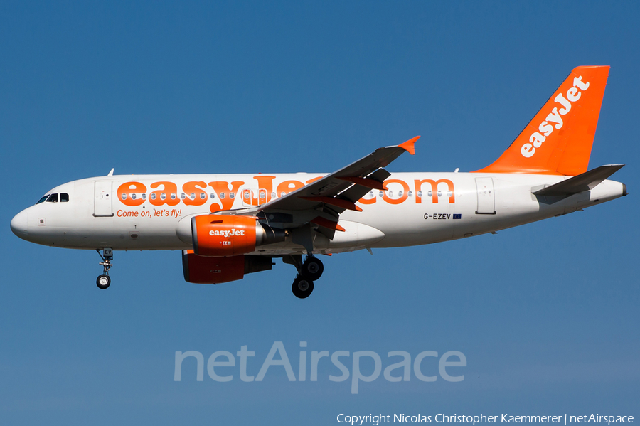 easyJet Airbus A319-111 (G-EZEV) | Photo 121566