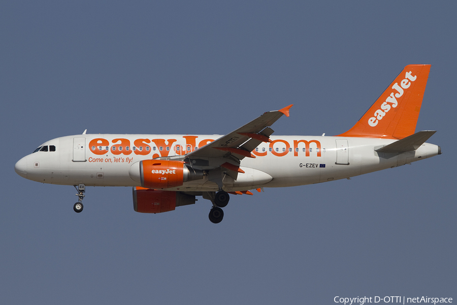 easyJet Airbus A319-111 (G-EZEV) | Photo 370544