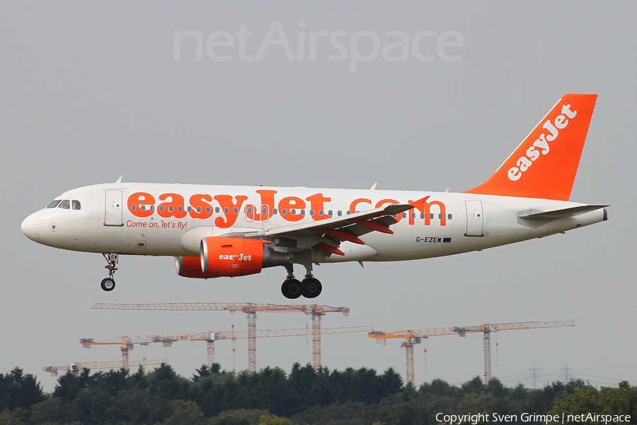 easyJet Airbus A319-111 (G-EZEW) | Photo 31229