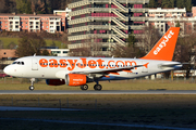 easyJet Airbus A319-111 (G-EZEW) at  Innsbruck - Kranebitten, Austria