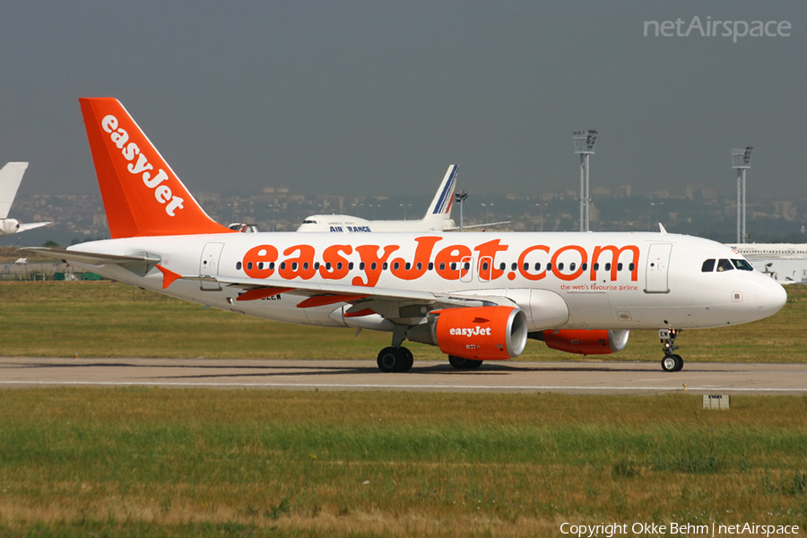 easyJet Airbus A319-111 (G-EZEW) | Photo 53316