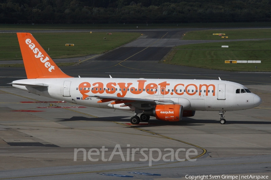 easyJet Airbus A319-111 (G-EZFC) | Photo 126353