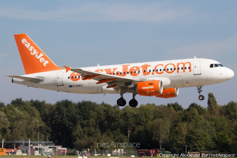easyJet Airbus A319-111 (G-EZFC) | Photo 128009