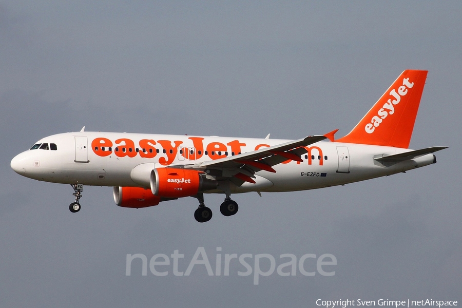 easyJet Airbus A319-111 (G-EZFC) | Photo 19295