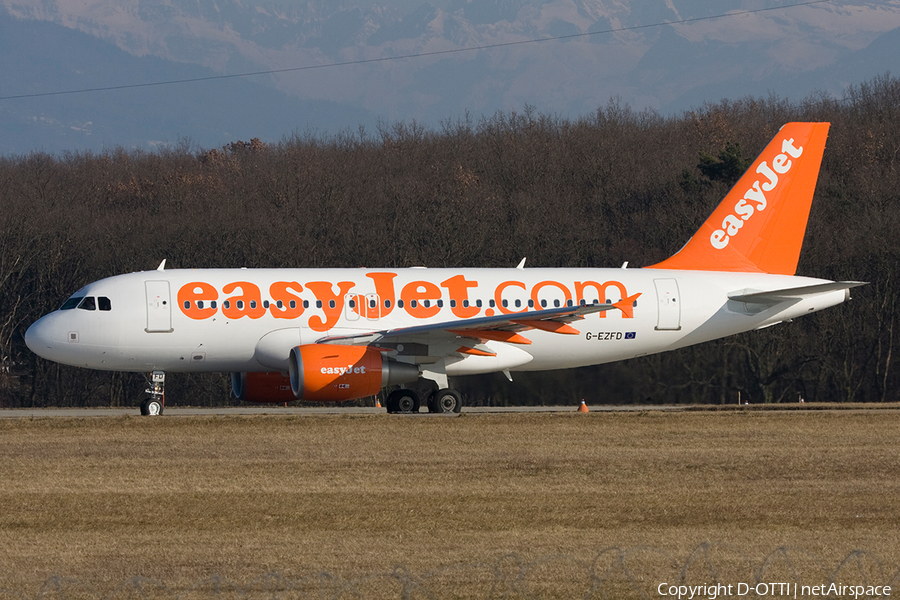 easyJet Airbus A319-111 (G-EZFD) | Photo 272210