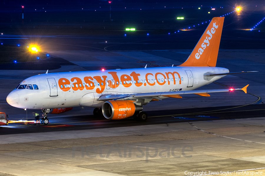 easyJet Airbus A319-111 (G-EZFD) | Photo 34515