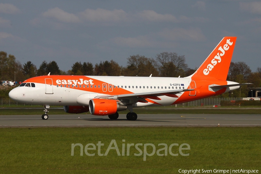 easyJet Airbus A319-111 (G-EZFD) | Photo 304663