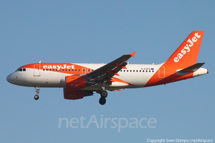 easyJet Airbus A319-111 (G-EZFD) | Photo 78250