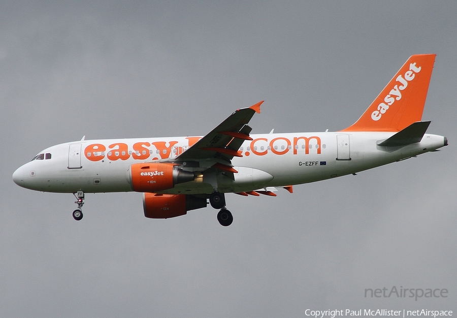 easyJet Airbus A319-111 (G-EZFF) | Photo 28380