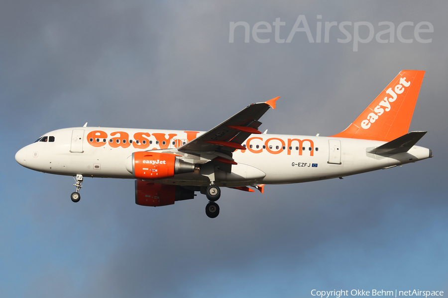 easyJet Airbus A319-111 (G-EZFJ) | Photo 104227