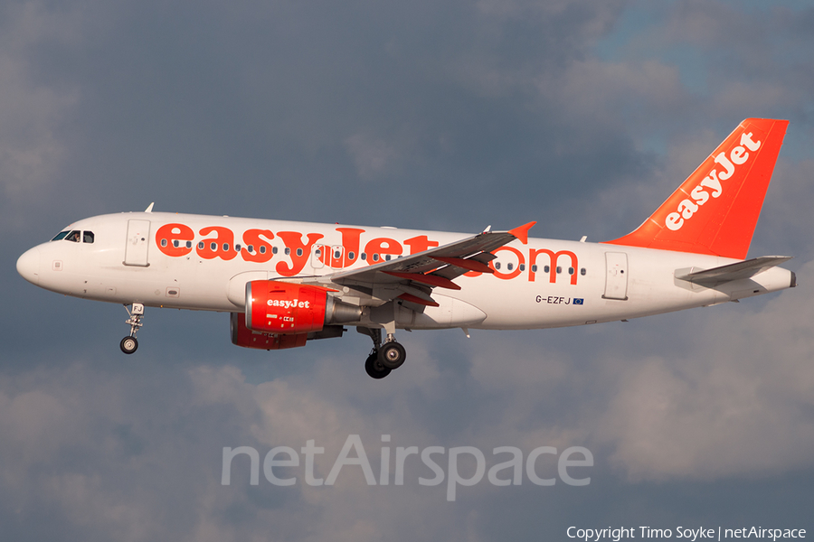 easyJet Airbus A319-111 (G-EZFJ) | Photo 98514