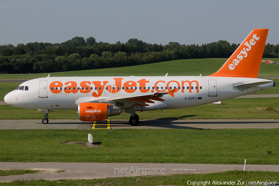 easyJet Airbus A319-111 (G-EZFJ) | Photo 362045