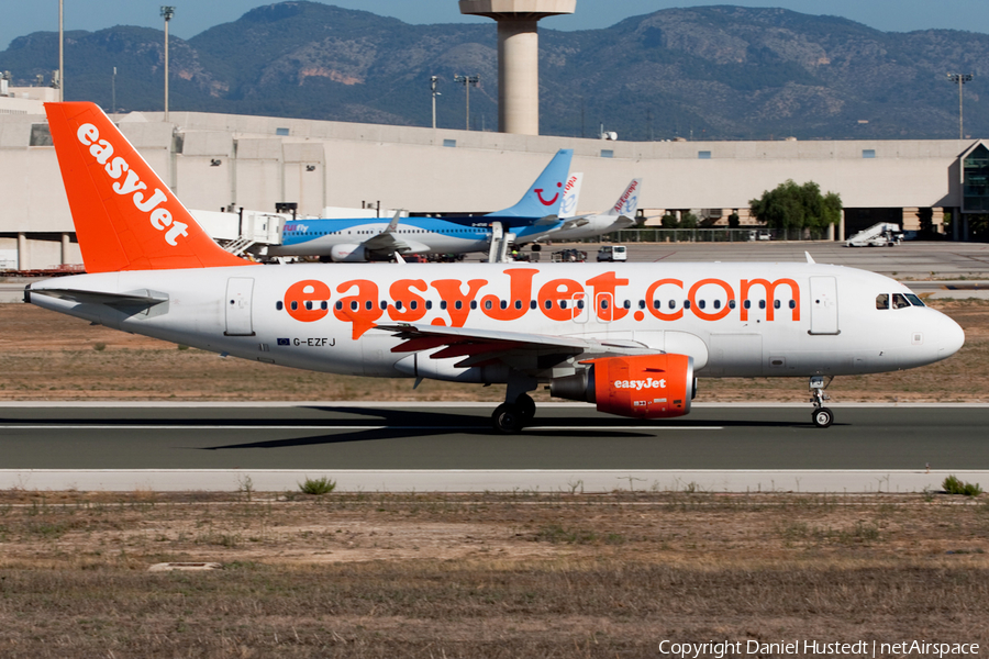 easyJet Airbus A319-111 (G-EZFJ) | Photo 502174