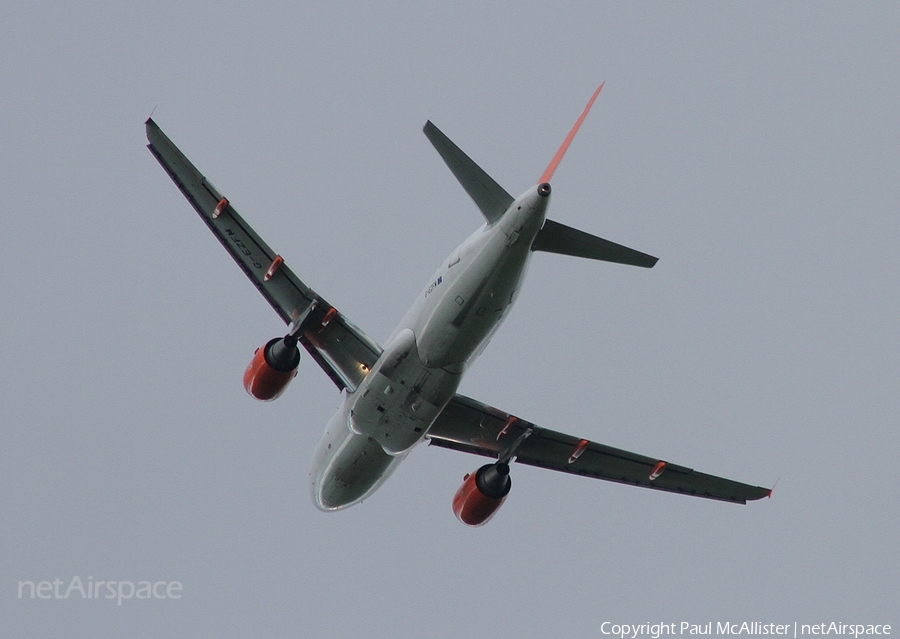 easyJet Airbus A319-111 (G-EZFM) | Photo 28421