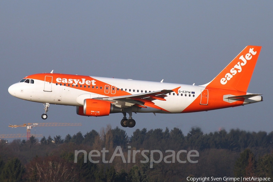 easyJet Airbus A319-111 (G-EZFM) | Photo 136691