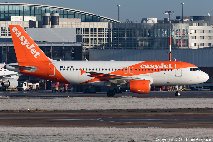 easyJet Airbus A319-111 (G-EZFM) | Photo 140010