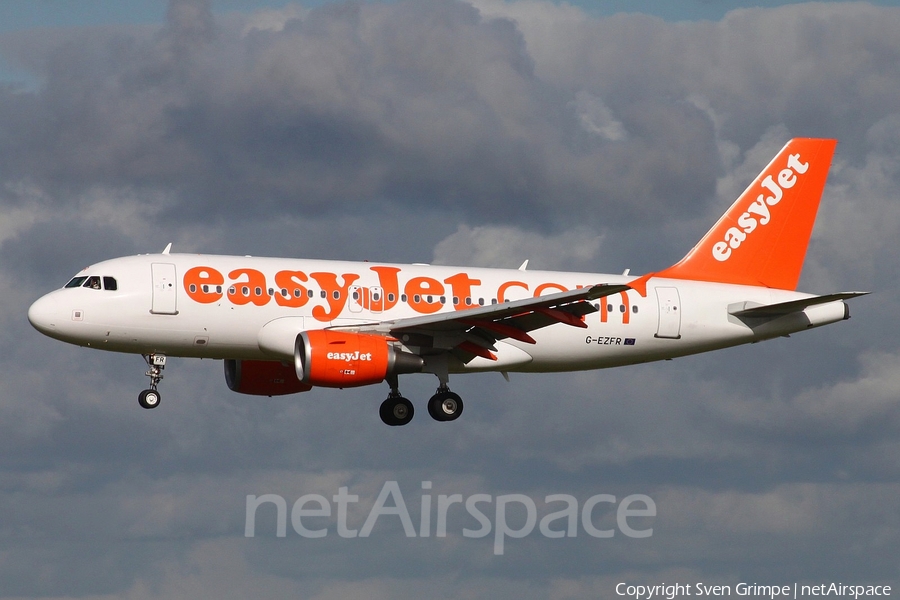 easyJet Airbus A319-111 (G-EZFR) | Photo 22709