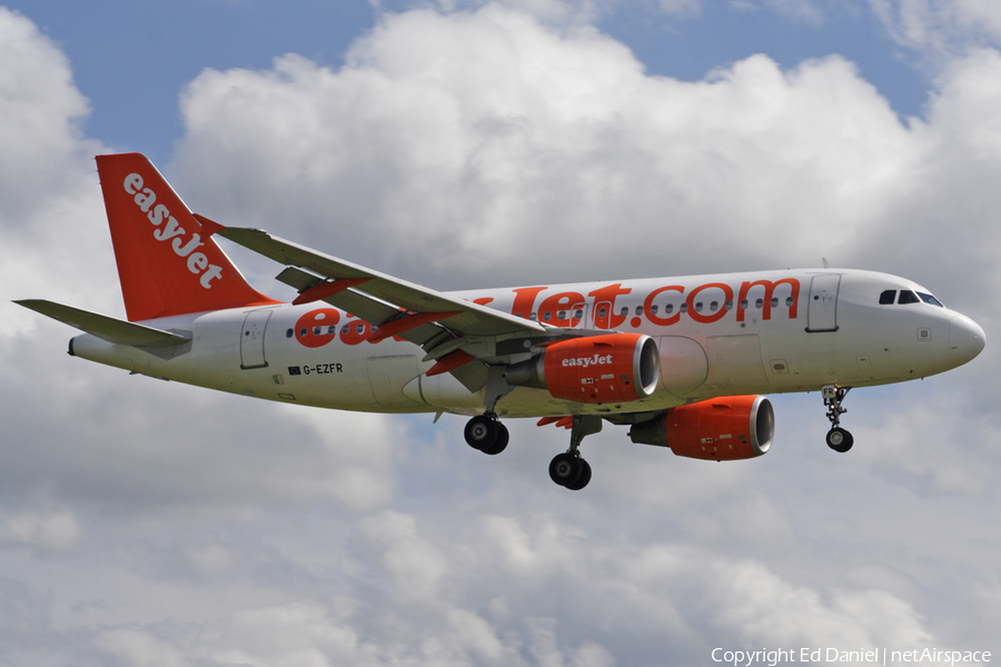 easyJet Airbus A319-111 (G-EZFR) | Photo 51551