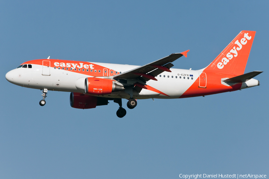 easyJet Airbus A319-111 (G-EZFR) | Photo 476452
