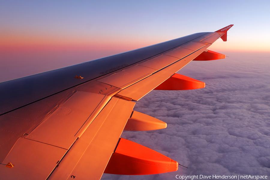 easyJet Airbus A319-111 (G-EZFS) | Photo 6245