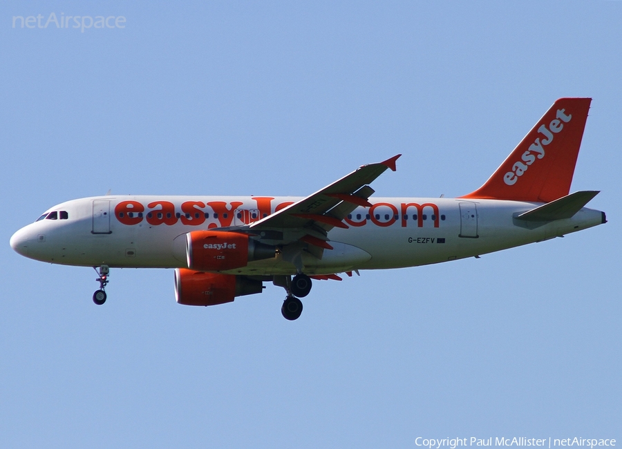 easyJet Airbus A319-111 (G-EZFV) | Photo 30167