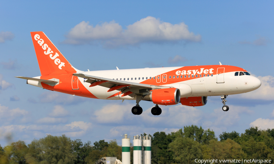 easyJet Airbus A319-111 (G-EZFV) | Photo 183208