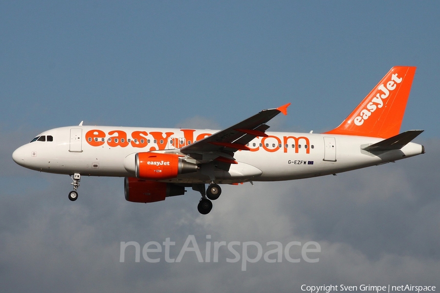 easyJet Airbus A319-111 (G-EZFW) | Photo 19636