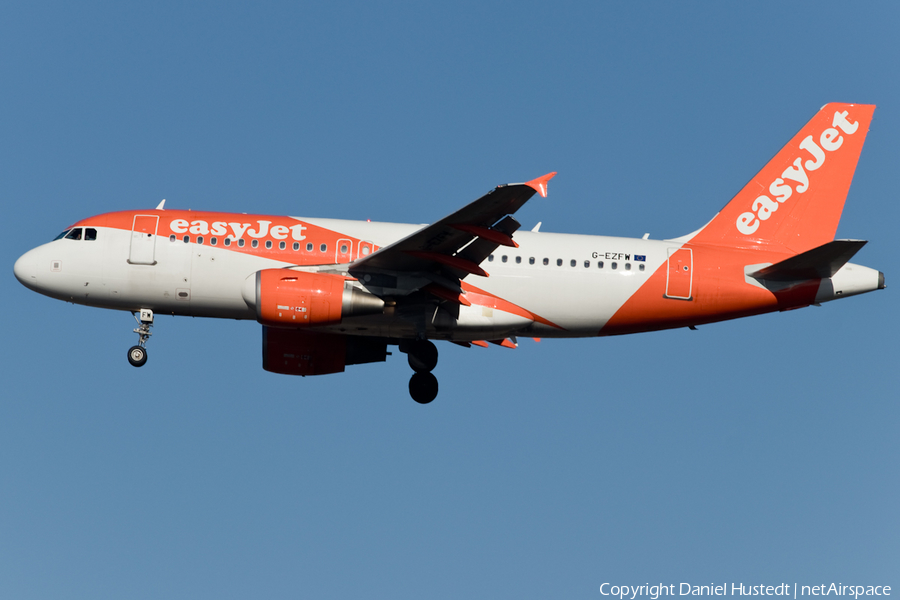 easyJet Airbus A319-111 (G-EZFW) | Photo 415539