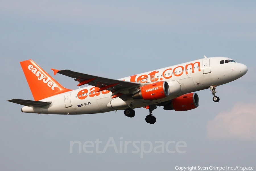 easyJet Airbus A319-111 (G-EZFX) | Photo 23086