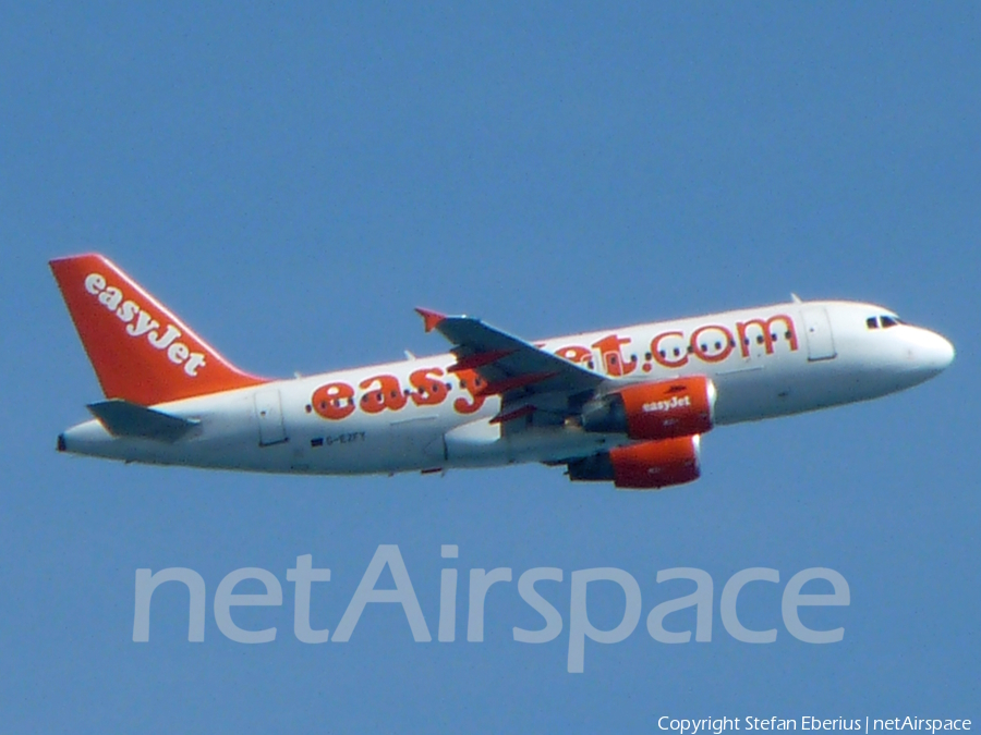 easyJet Airbus A319-111 (G-EZFY) | Photo 662332