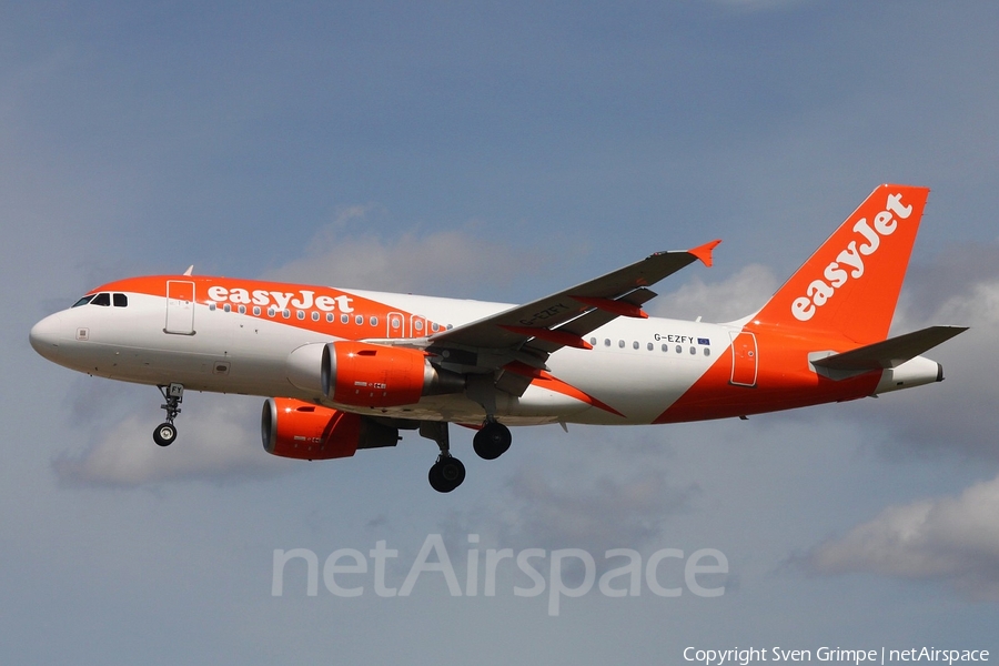 easyJet Airbus A319-111 (G-EZFY) | Photo 170092