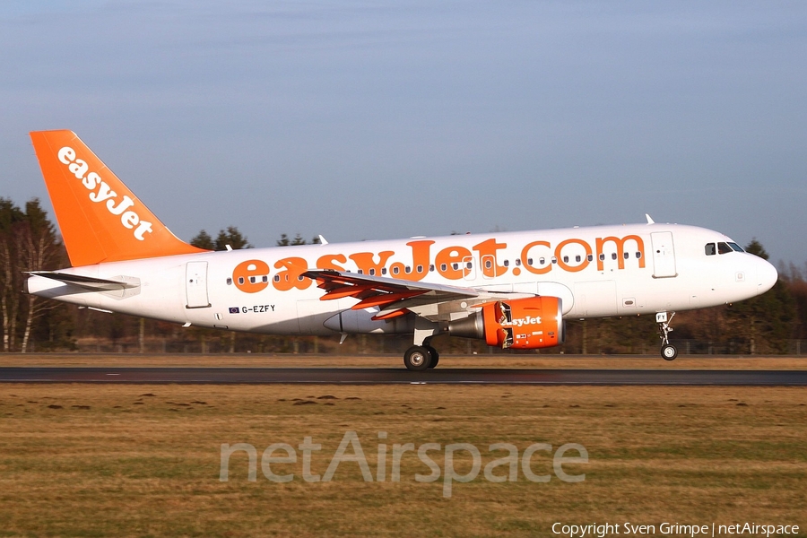 easyJet Airbus A319-111 (G-EZFY) | Photo 38633