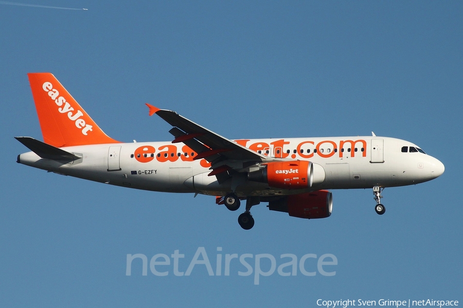 easyJet Airbus A319-111 (G-EZFY) | Photo 76449