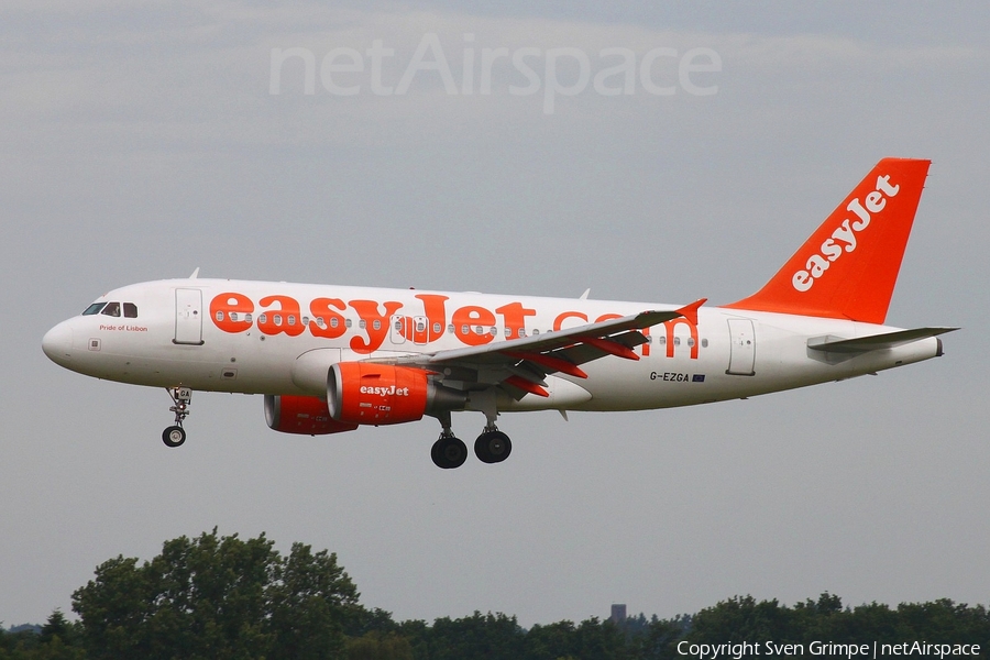 easyJet Airbus A319-111 (G-EZGA) | Photo 51235