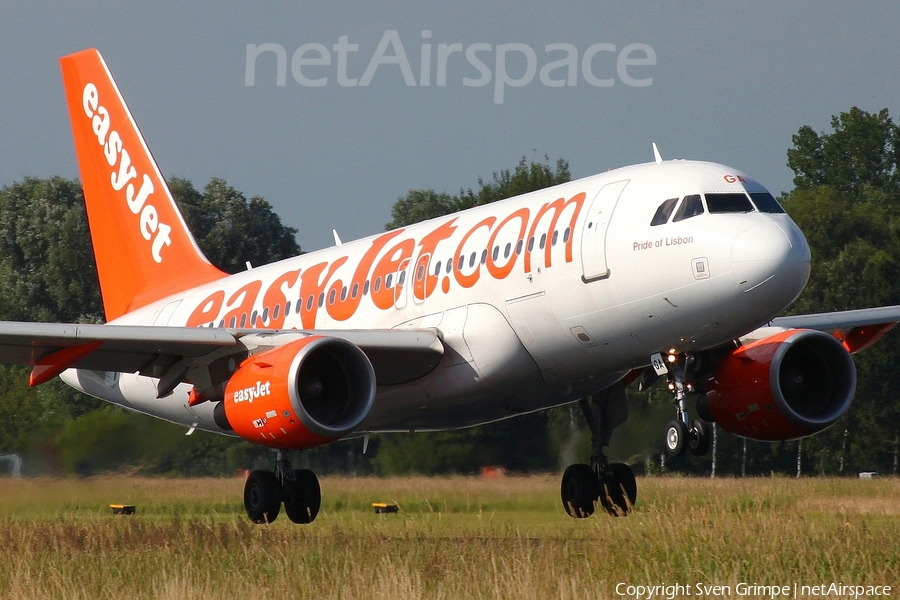 easyJet Airbus A319-111 (G-EZGA) | Photo 51777