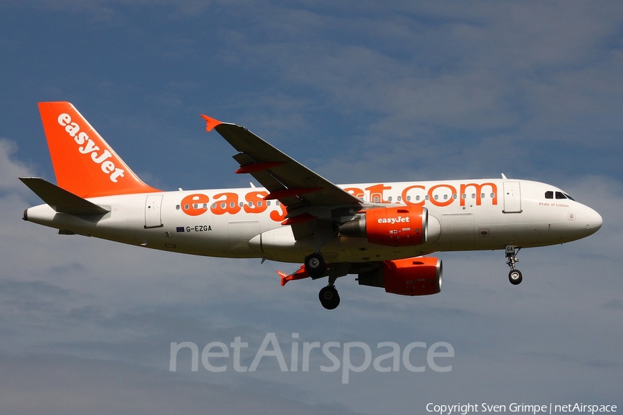 easyJet Airbus A319-111 (G-EZGA) | Photo 52866