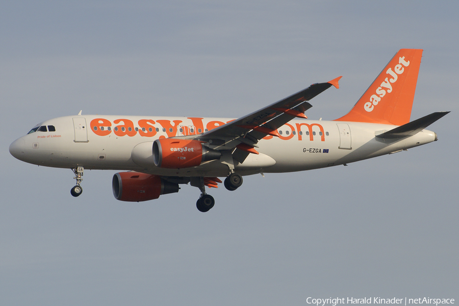 easyJet Airbus A319-111 (G-EZGA) | Photo 311216