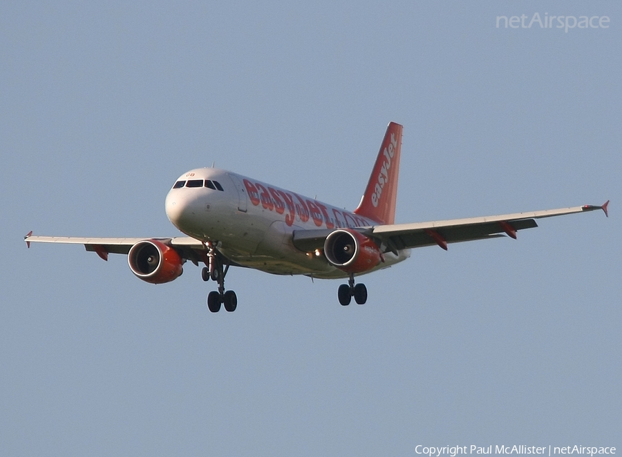 easyJet Airbus A319-111 (G-EZGB) | Photo 37774