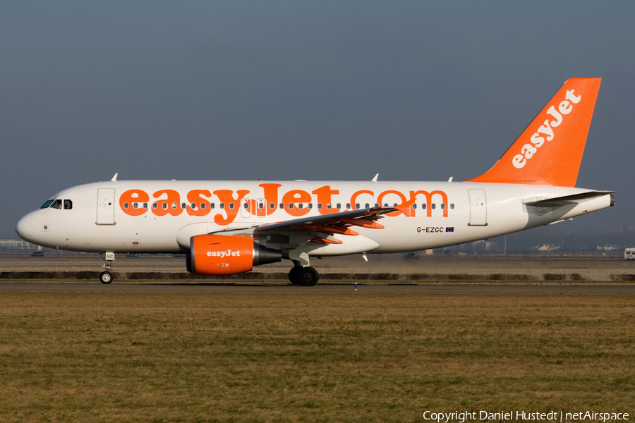 easyJet Airbus A319-111 (G-EZGC) | Photo 555037