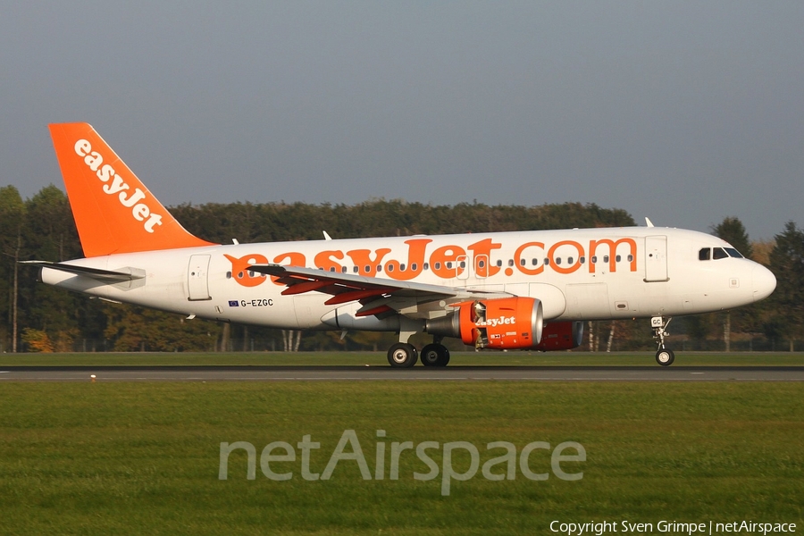 easyJet Airbus A319-111 (G-EZGC) | Photo 90134